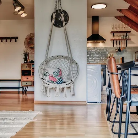 Sohana Lifestyle I Stefan's I Lejlighed *